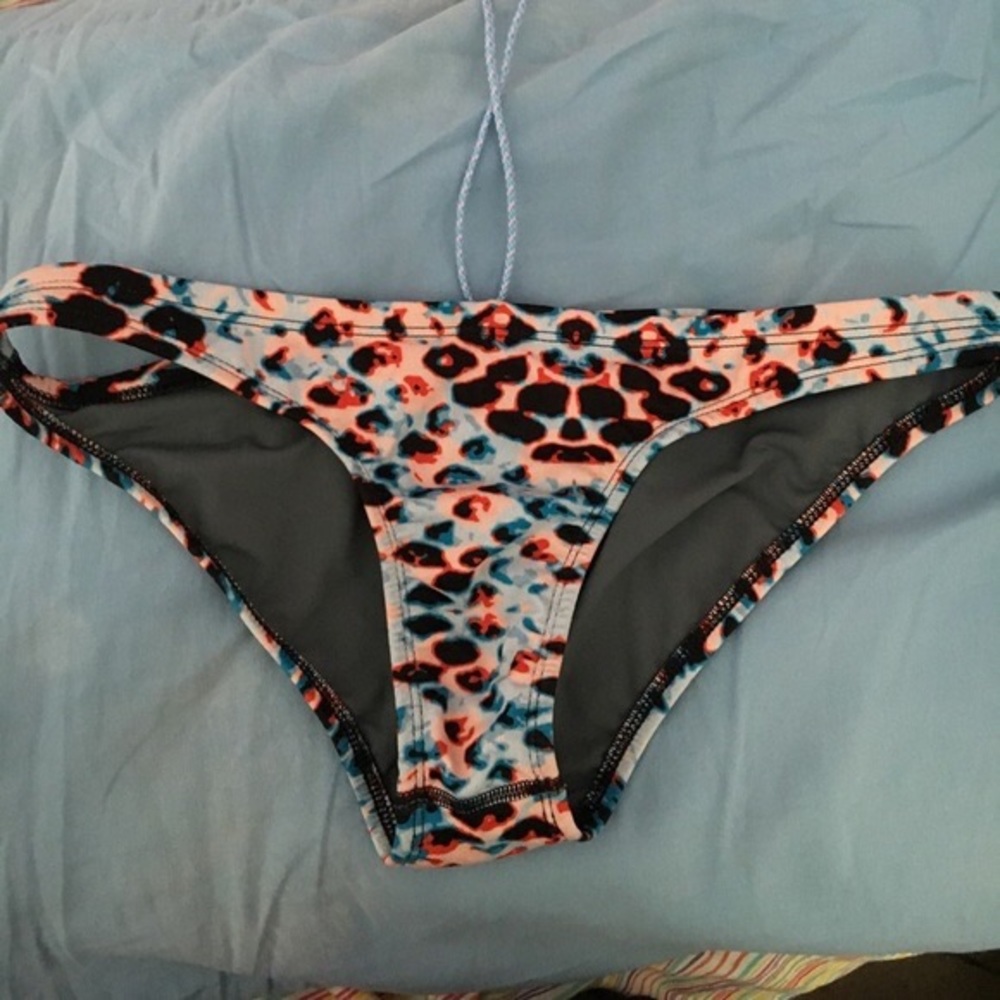 Jolyn snaker print Bali bottoms